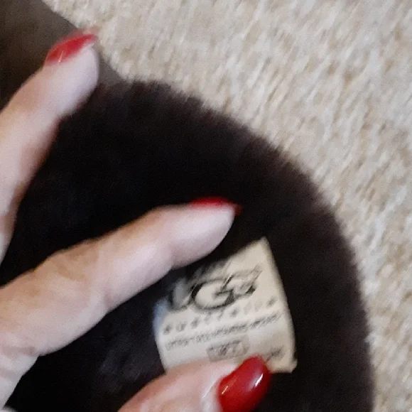 UGG Brown Winter Boots with Patterned Stitching - Picture 6 of 10